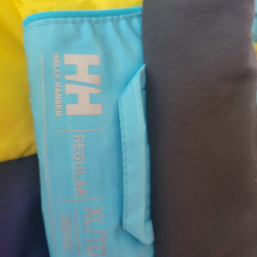 Helly Hanson - image 4